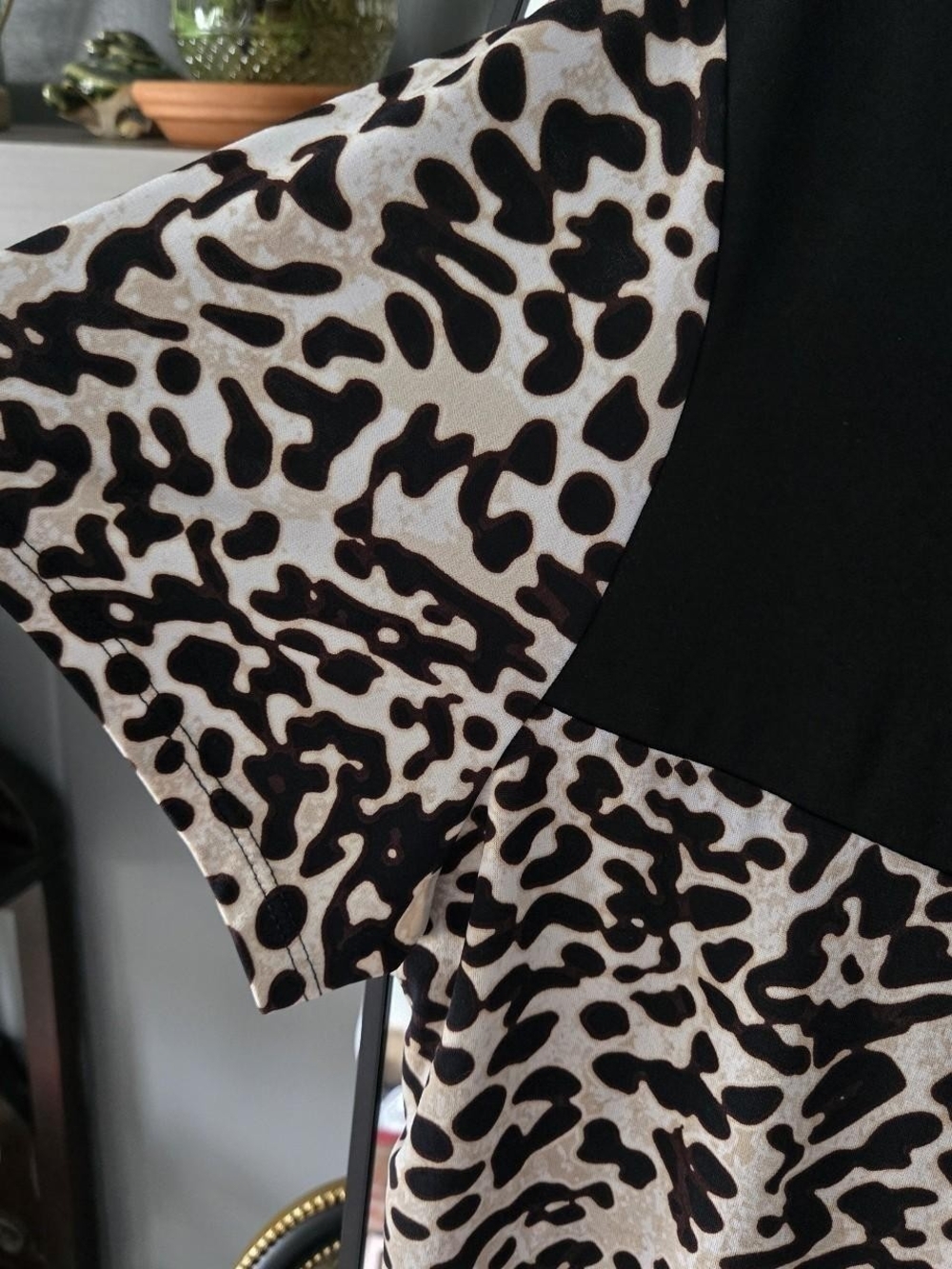 Fashion Bug Black & Cream Leopard-Print Short Sleeve Tunic - Picture 5 of 8
